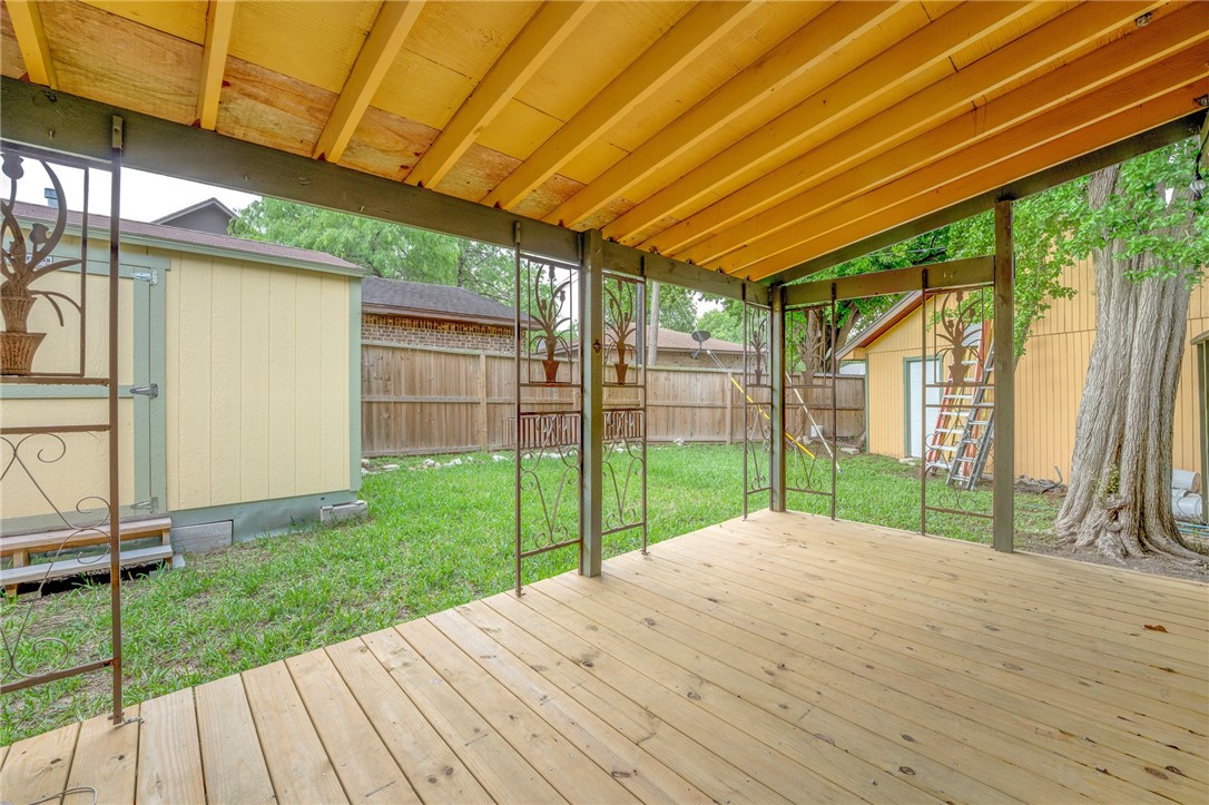 10817 Stonewall Blvd Property Photo 25