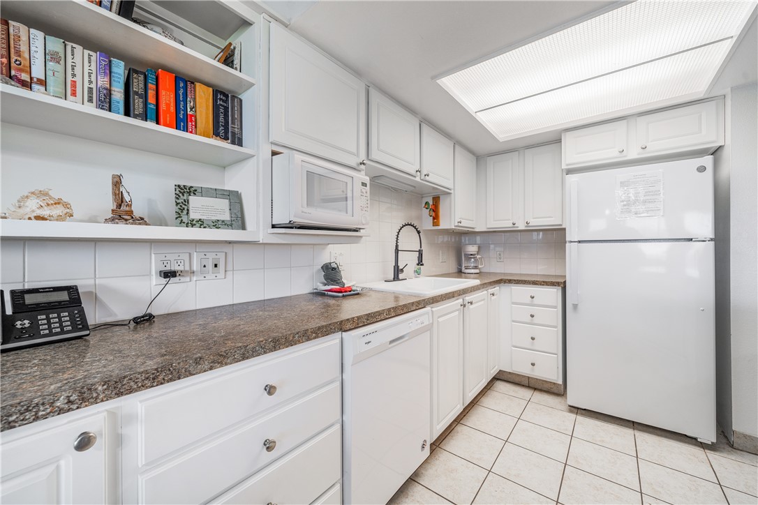 15340 Leeward Dr 107 Property Photo 4