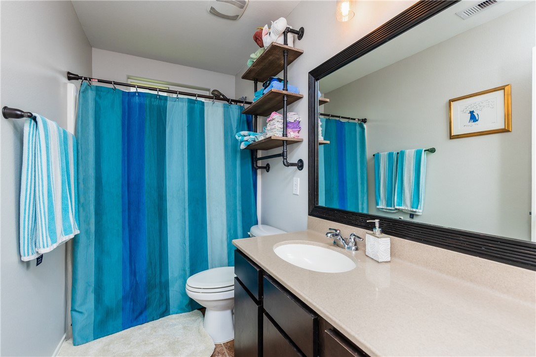 7241 Dunns Point Dr Property Photo 4
