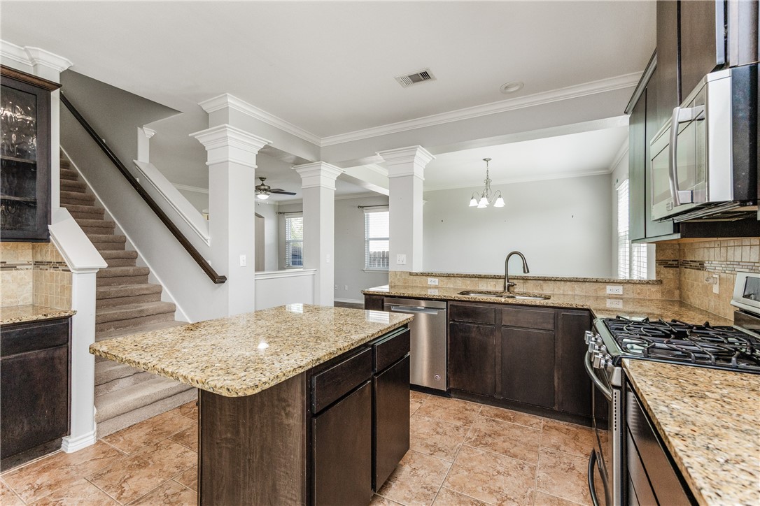 7241 Dunns Point Dr Property Photo 17