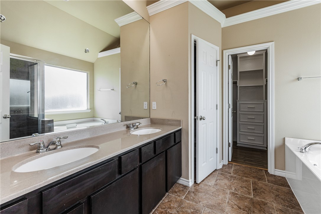 7241 Dunns Point Dr Property Photo 25