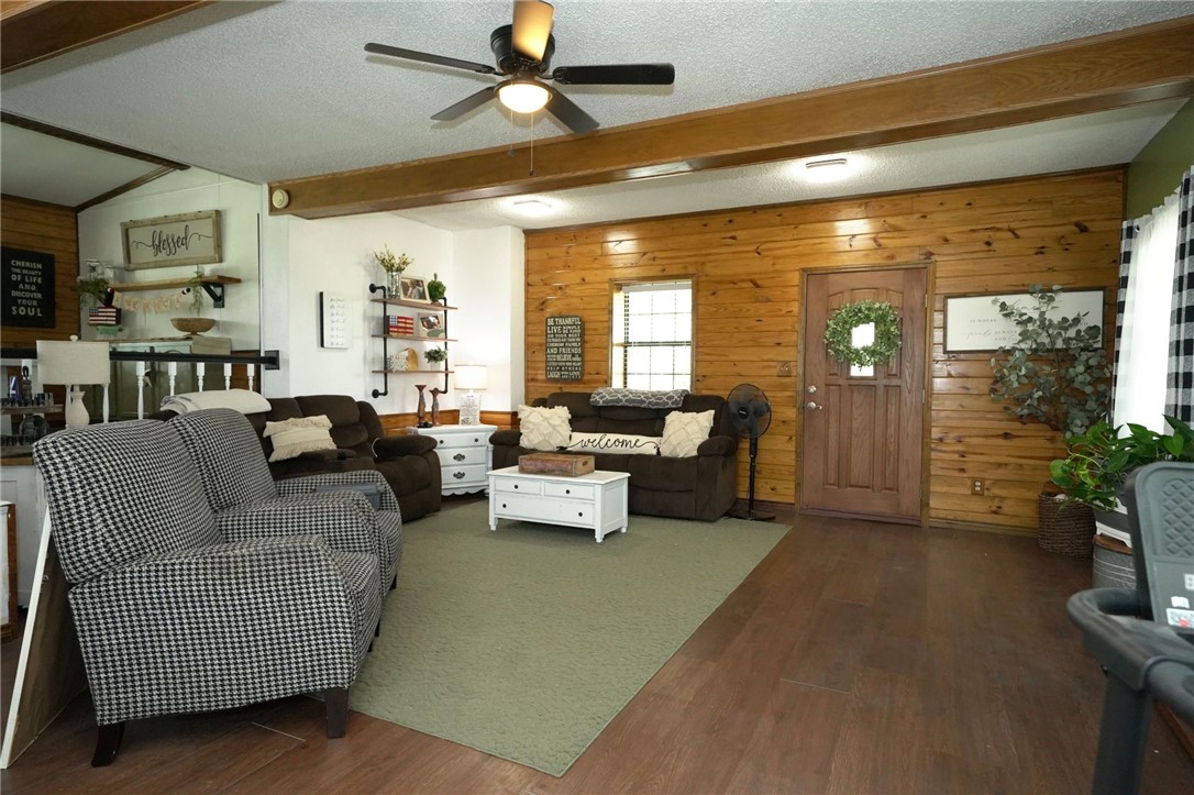 200 Baggs Trai Property Photo 6