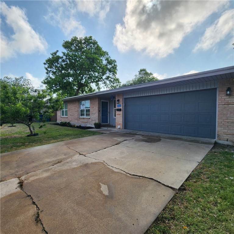 1723 Austin St Property Photo