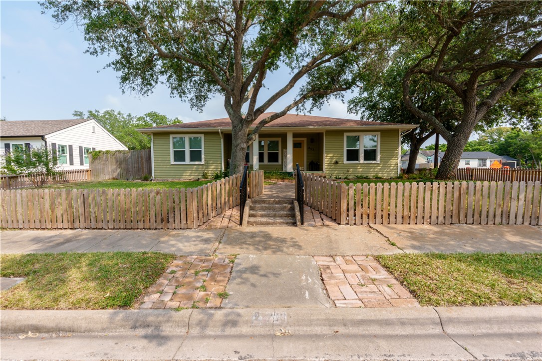 253 Melrose Property Photo 1