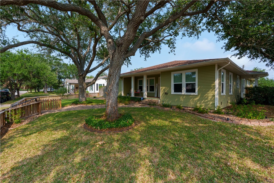 253 Melrose Property Photo 3