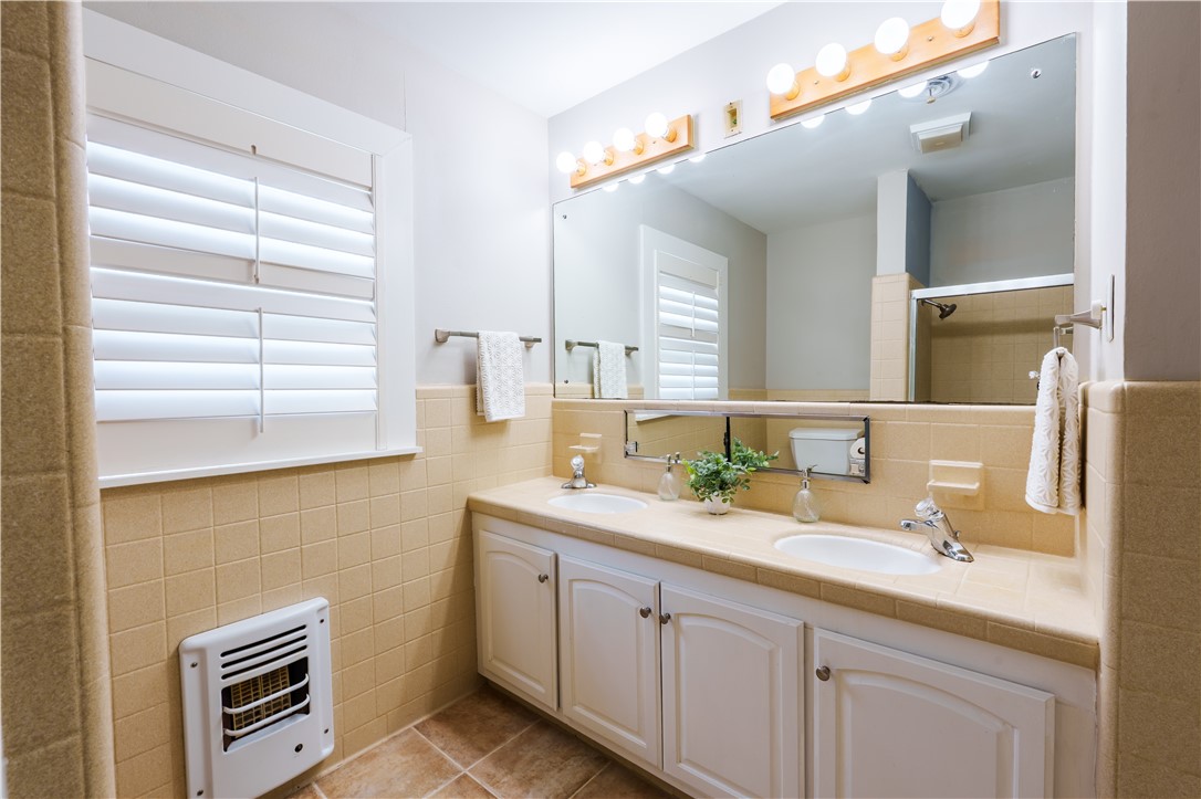 253 Melrose Property Photo 11