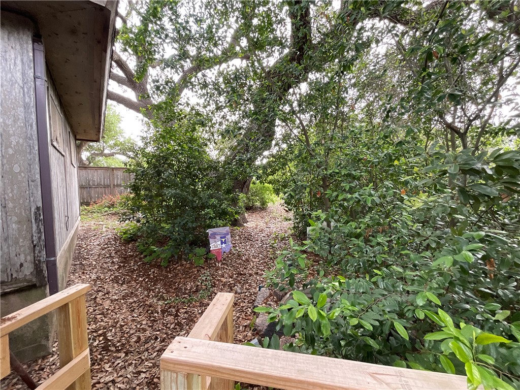 2012 Cochran Lane Property Photo 2