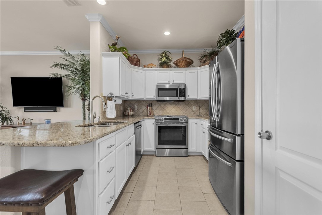 14901 Windward Dr 704 Property Photo 17