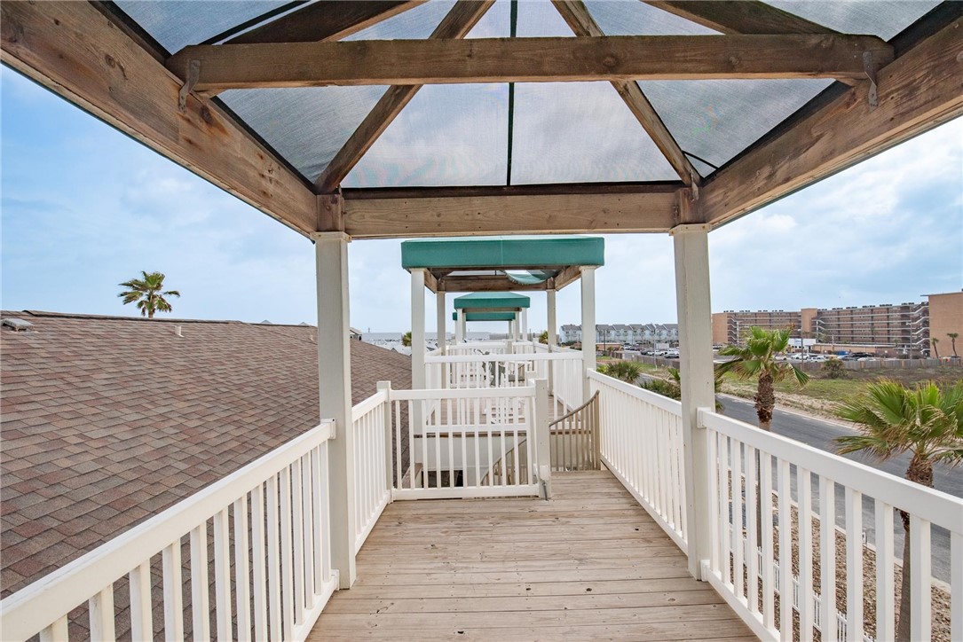 14901 Windward Dr 704 Property Photo 28