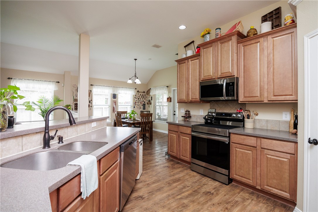 6005 Tapestry Dr Property Photo 5