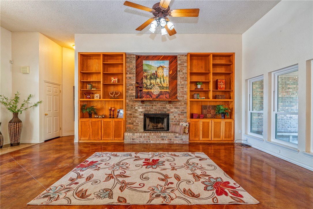 4102 Castle Valley Dr Property Photo 6