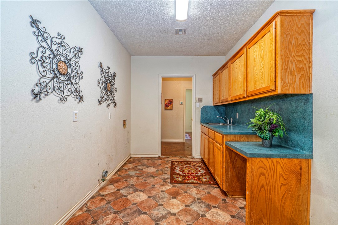 4102 Castle Valley Dr Property Photo 15