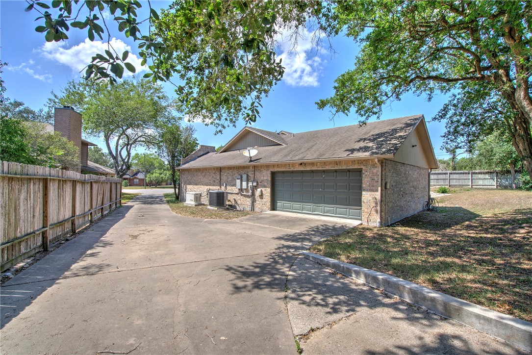 4102 Castle Valley Dr Property Photo 33