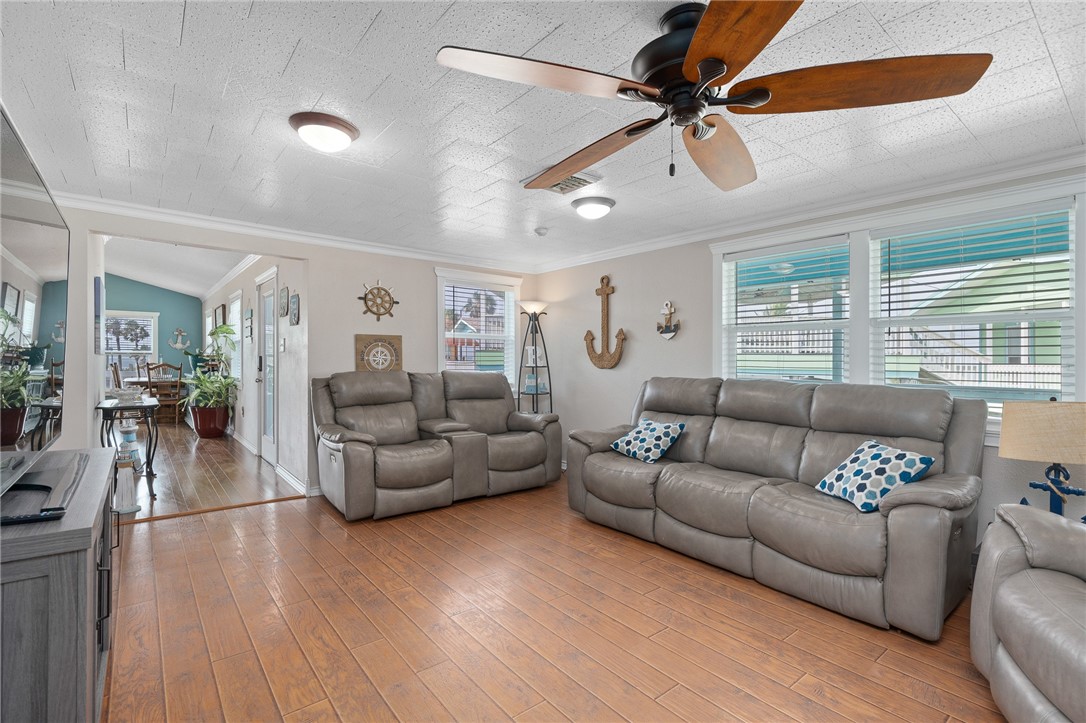 106 Bayshore Circ Property Photo 7