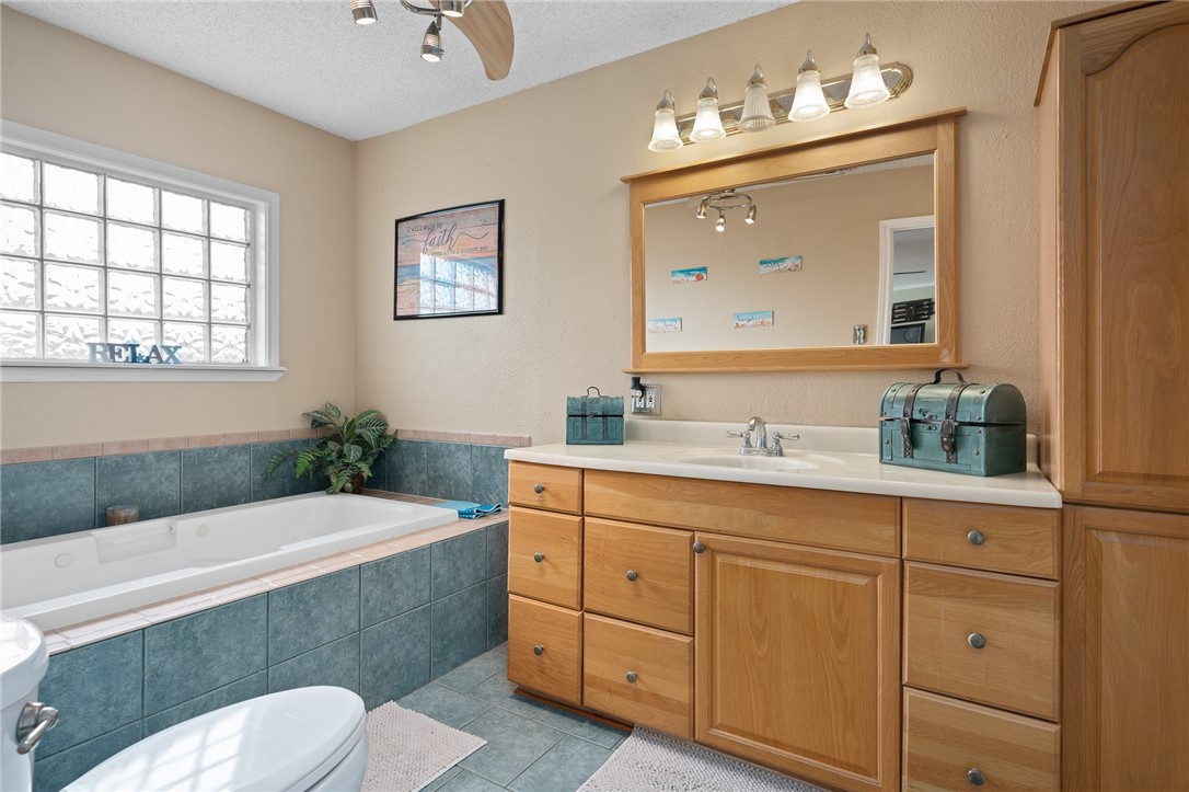 106 Bayshore Circ Property Photo 17