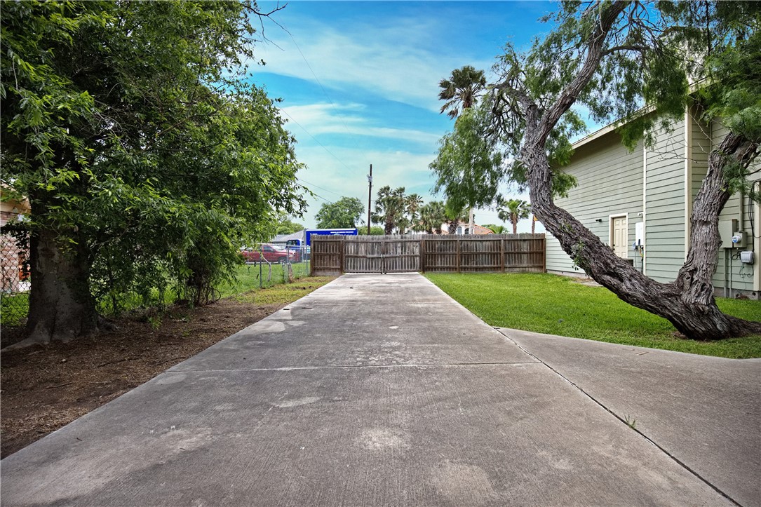 6995 Lovers Lane Property Photo 31