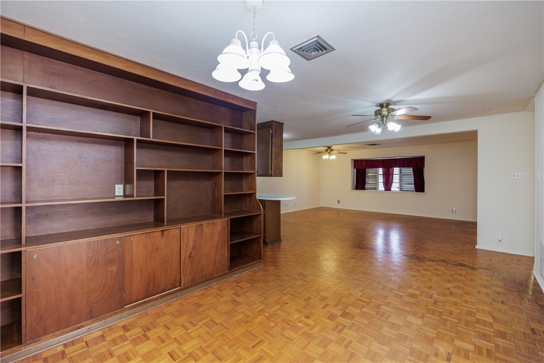 5226 Honeysuckle Property Photo 5