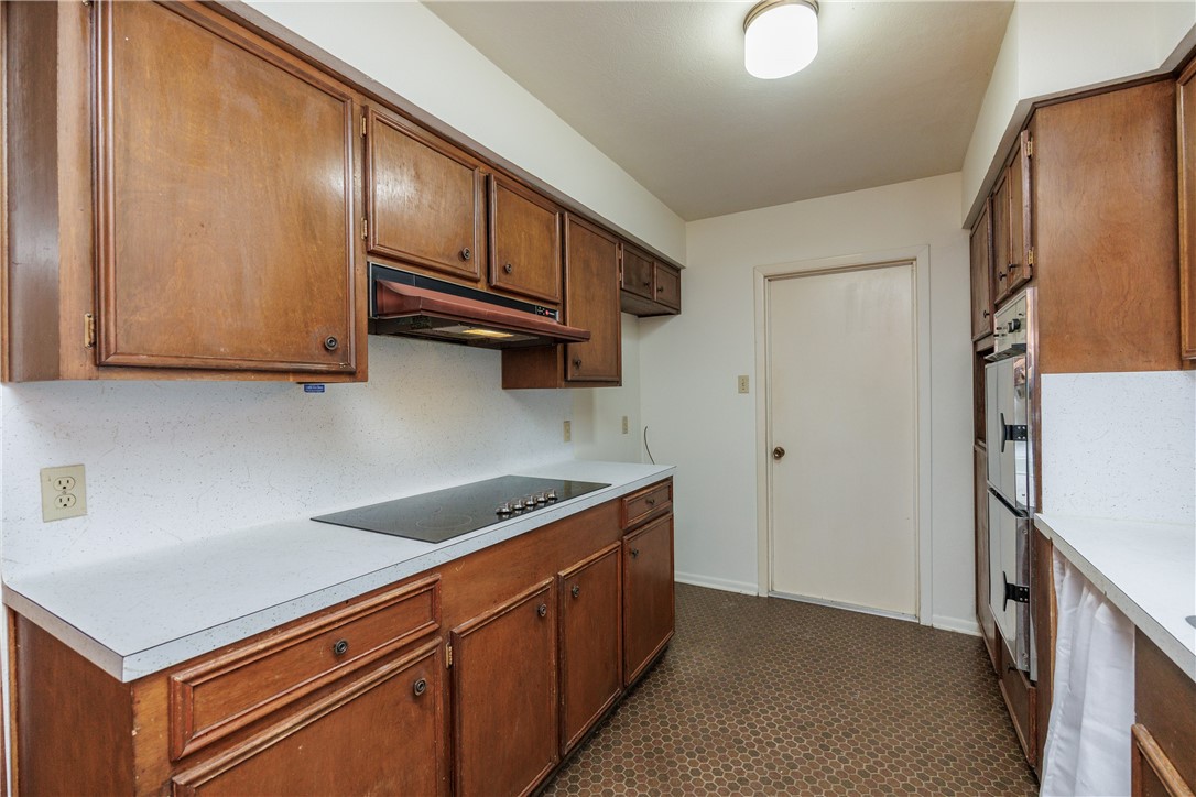 5226 Honeysuckle Property Photo 9
