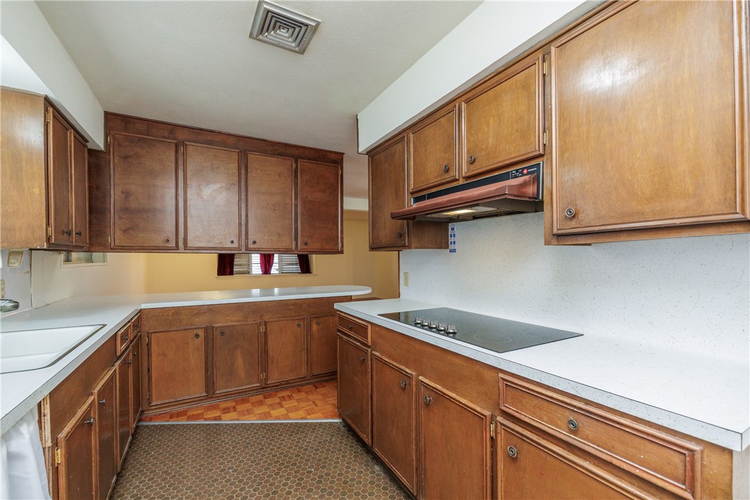5226 Honeysuckle Property Photo 11