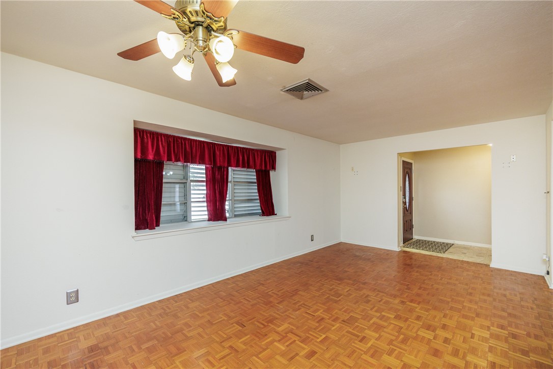 5226 Honeysuckle Property Photo 14
