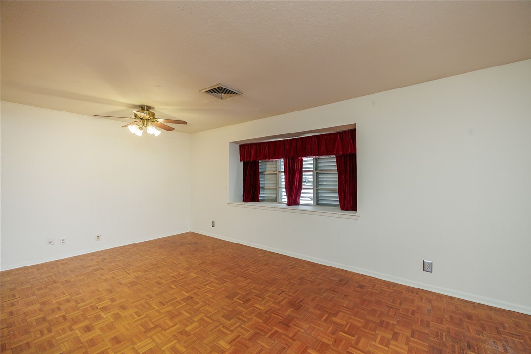 5226 Honeysuckle Property Photo 15