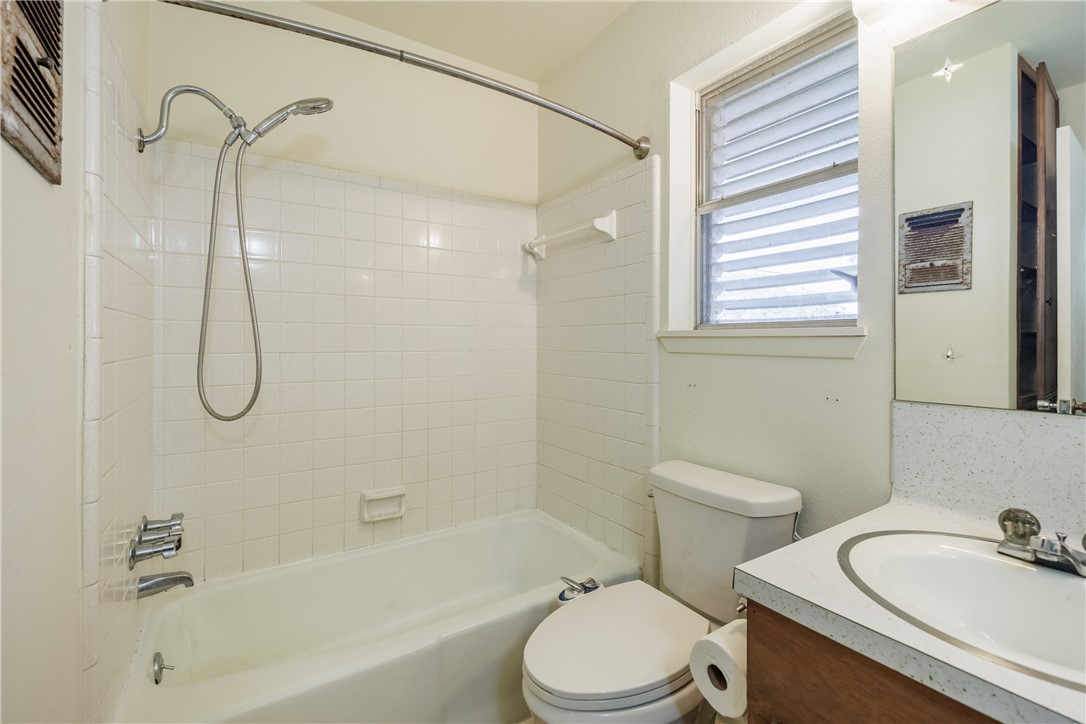 5226 Honeysuckle Property Photo 21