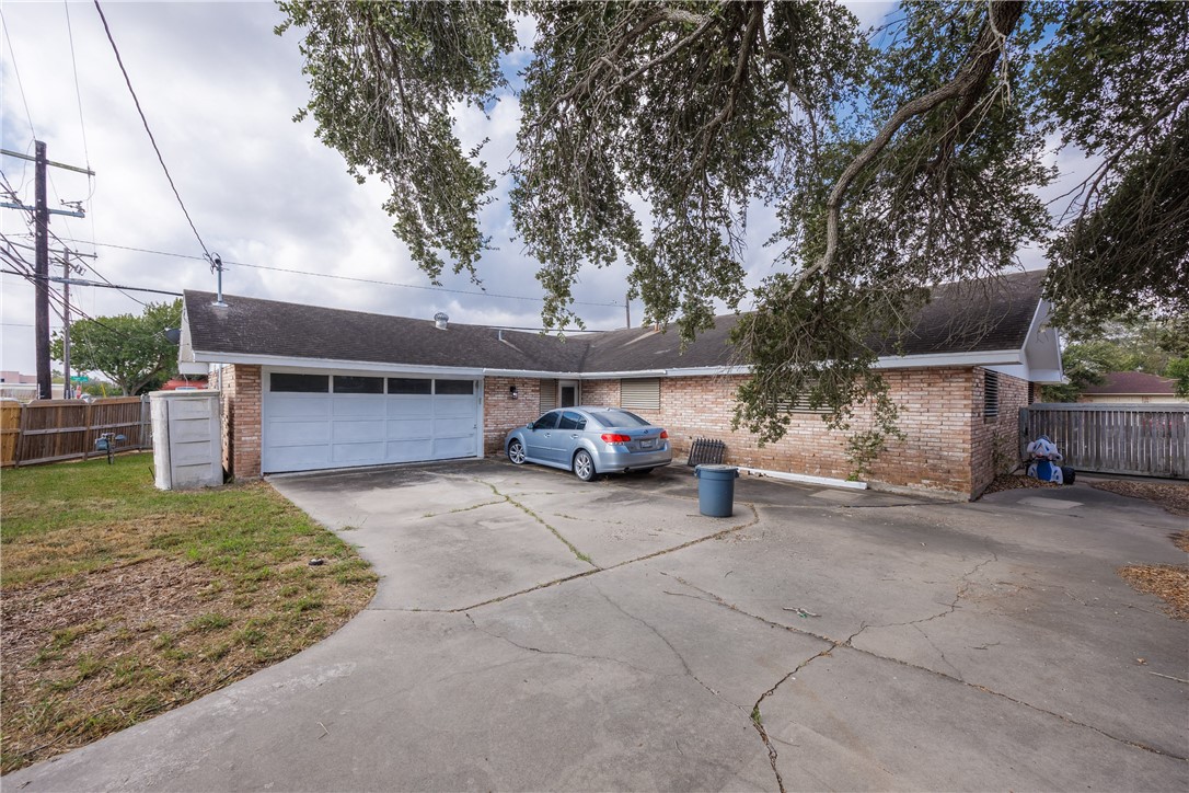 5226 Honeysuckle Property Photo 38
