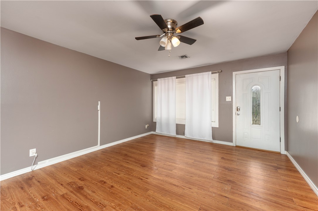 204 Carol Ave Property Photo 5