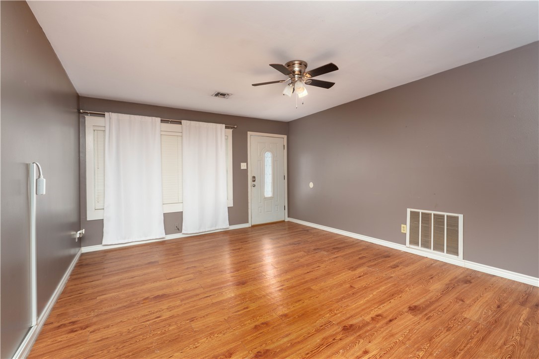 204 Carol Ave Property Photo 6