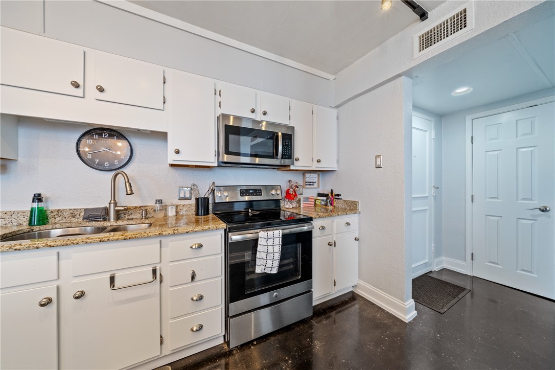 715 S Upper Broadway St 501 Property Photo 12