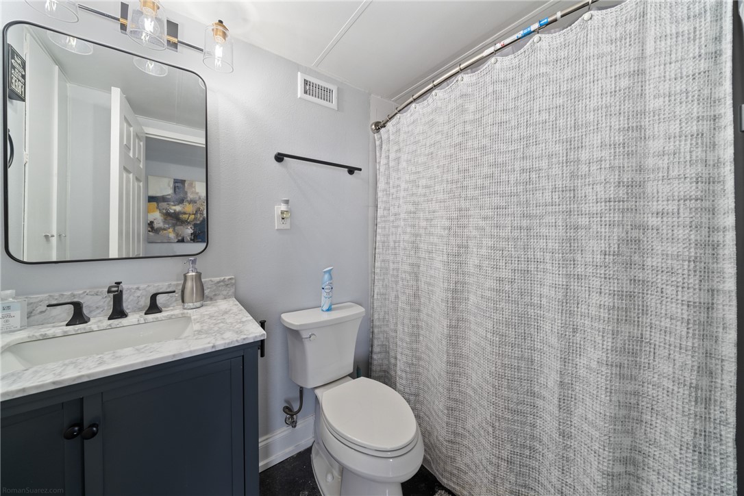 715 S Upper Broadway St 501 Property Photo 19
