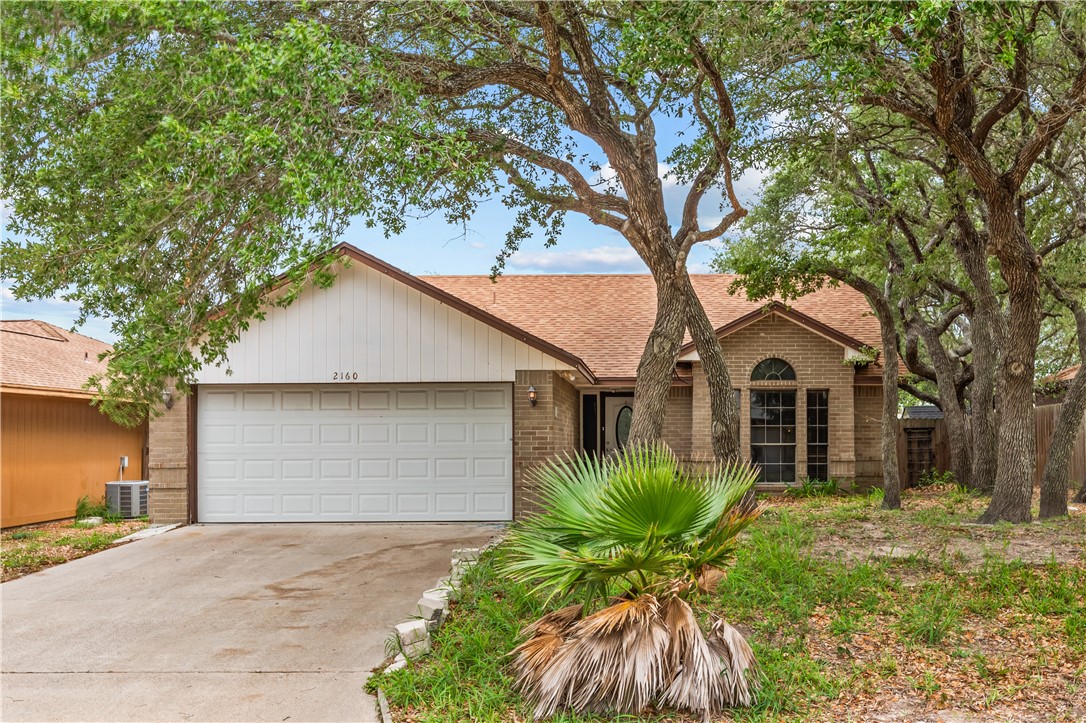 2160 Glenwood Dr Property Photo