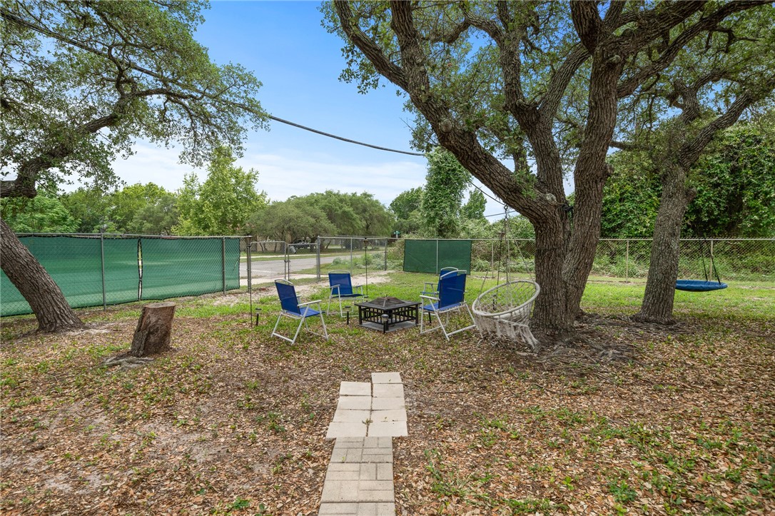 1307 W Palm Dr Property Photo 25