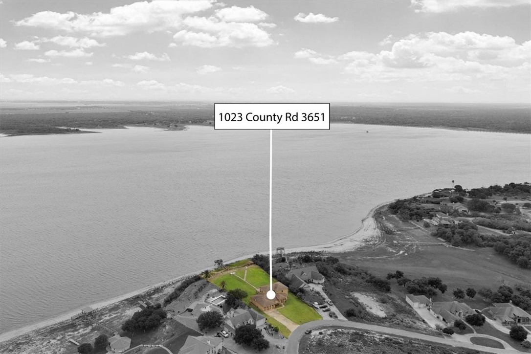 1023 County Road 3651 Property Photo 2