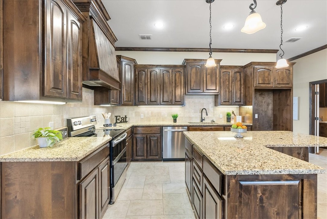 1023 County Road 3651 Property Photo 10