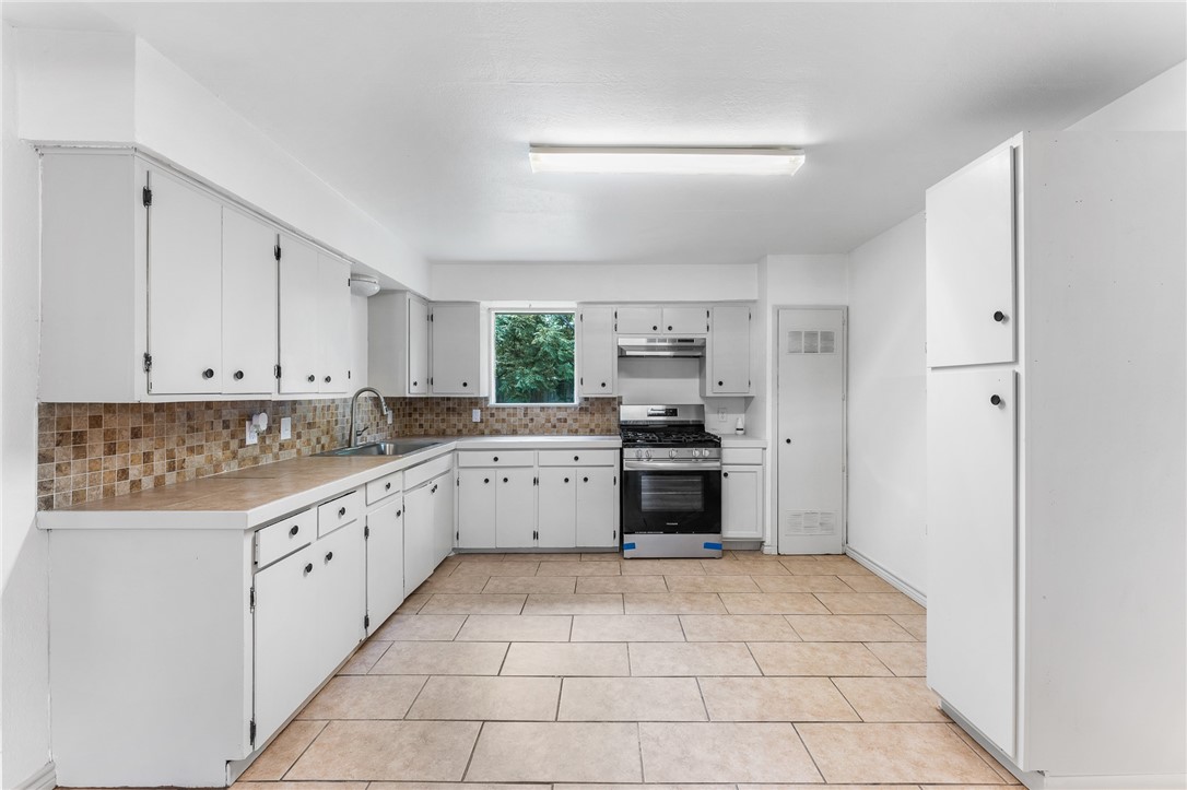 4917 Marion Property Photo 4