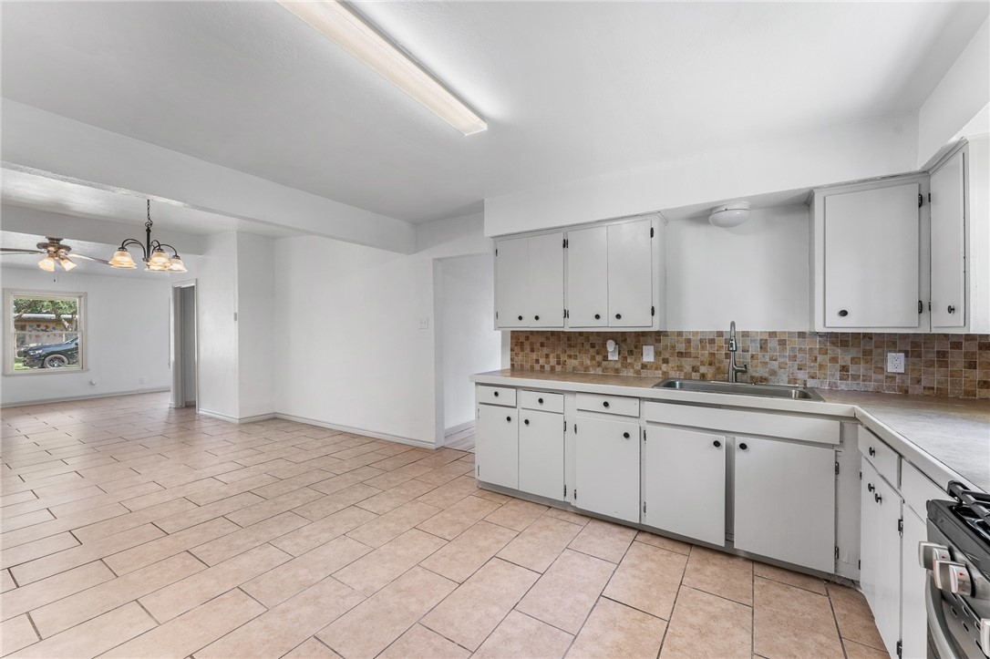 4917 Marion Property Photo 5