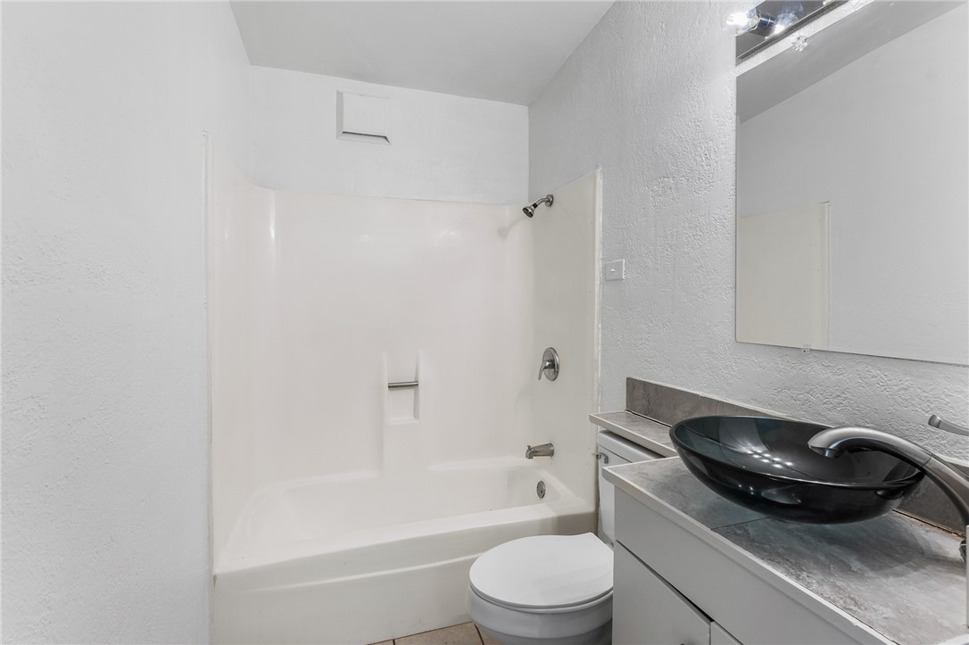 4917 Marion Property Photo 10