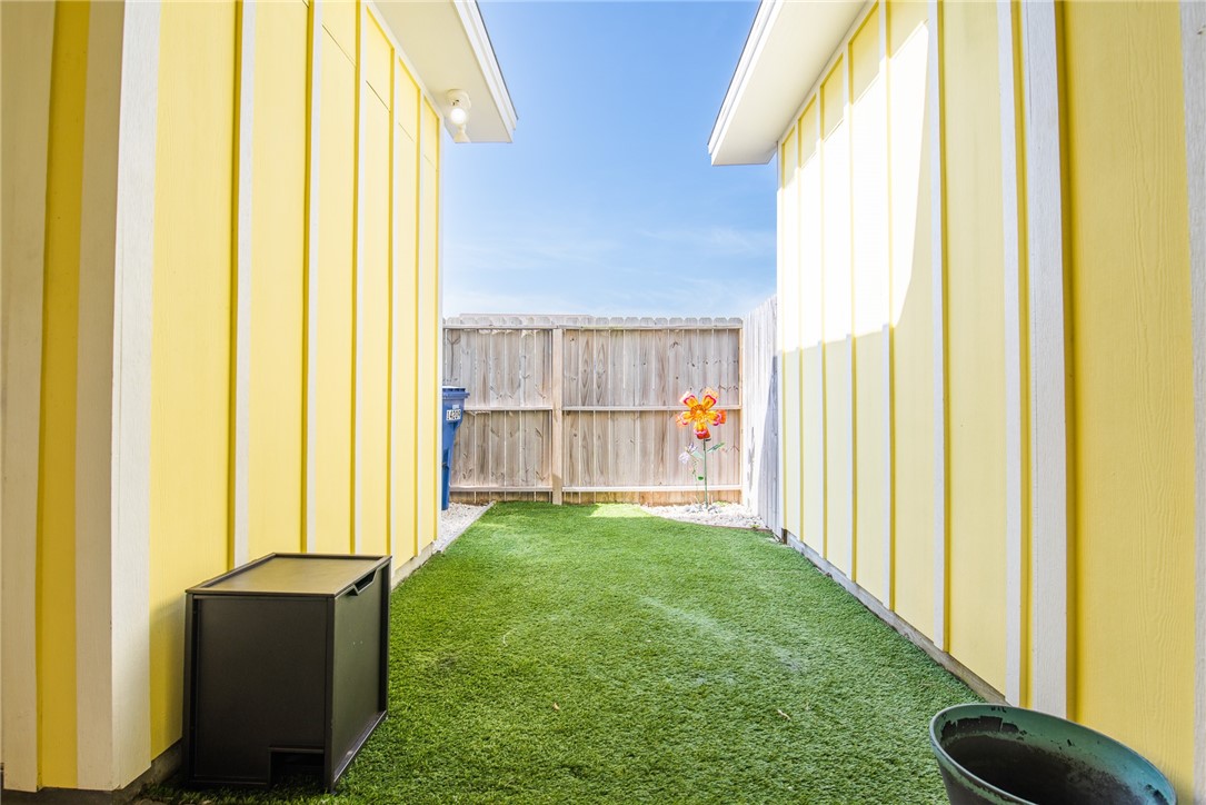 14209 Anegada Dr Property Photo 12