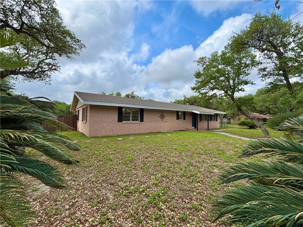 2551 Henrietta Pl Property Photo