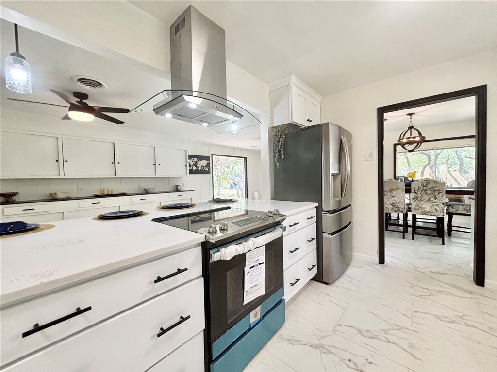 2551 Henrietta Pl Property Photo 5