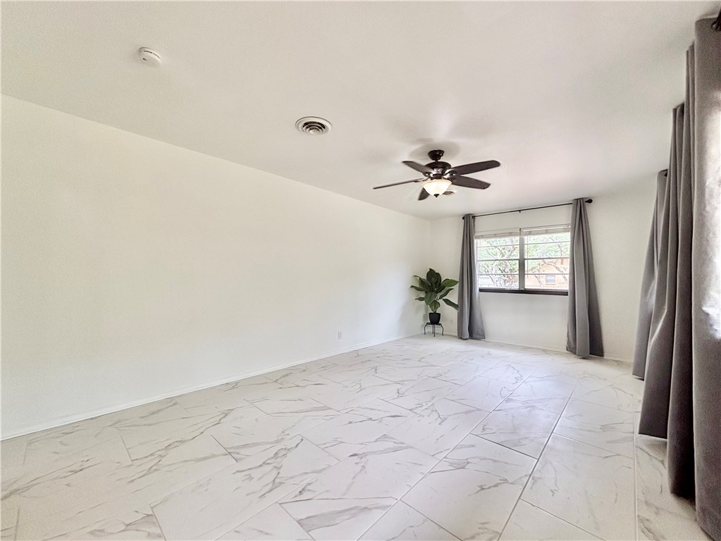 2551 Henrietta Pl Property Photo 9