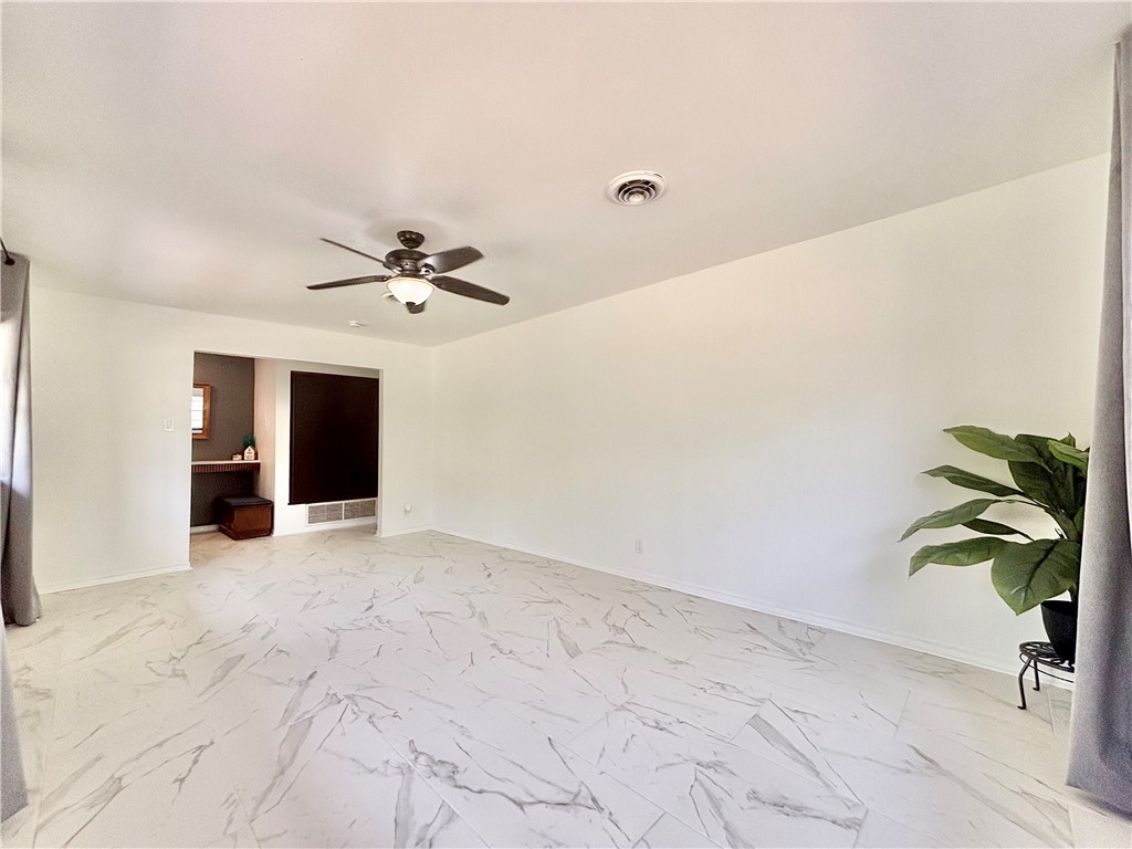 2551 Henrietta Pl Property Photo 10