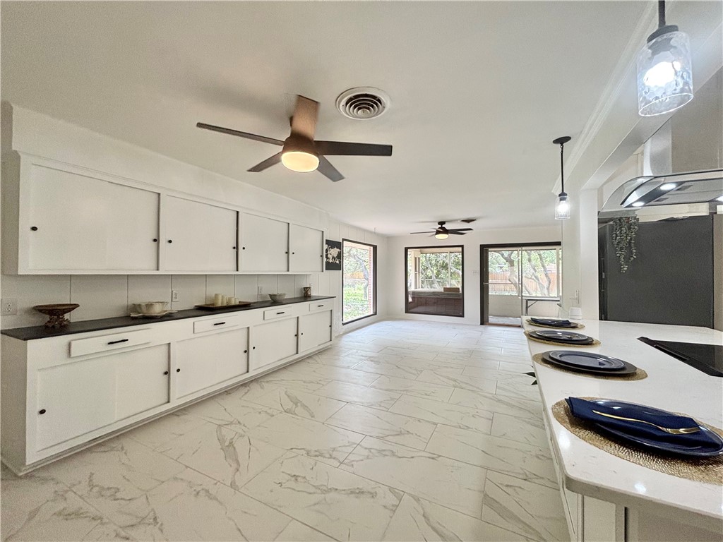 2551 Henrietta Pl Property Photo 17