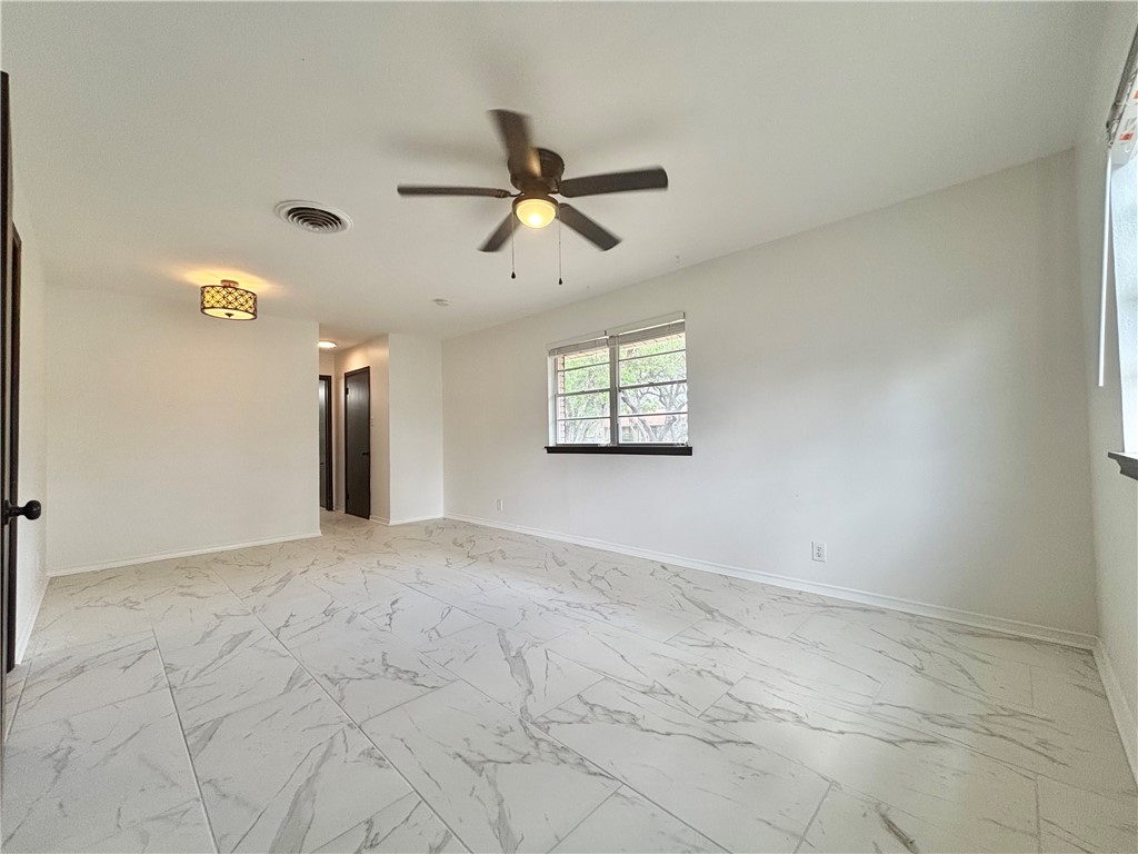 2551 Henrietta Pl Property Photo 18