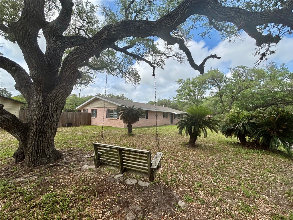 2551 Henrietta Pl Property Photo 32