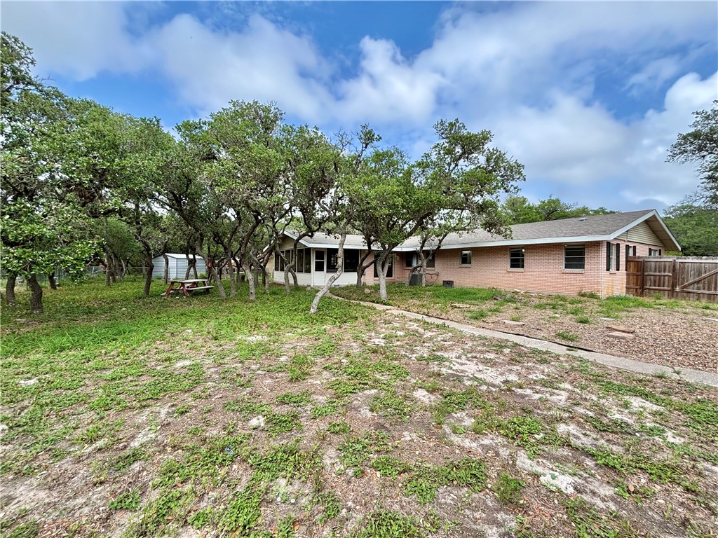 2551 Henrietta Pl Property Photo 34
