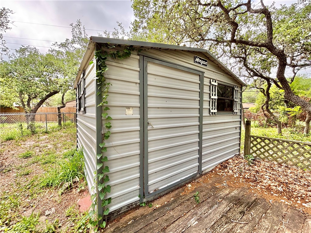 2551 Henrietta Pl Property Photo 39