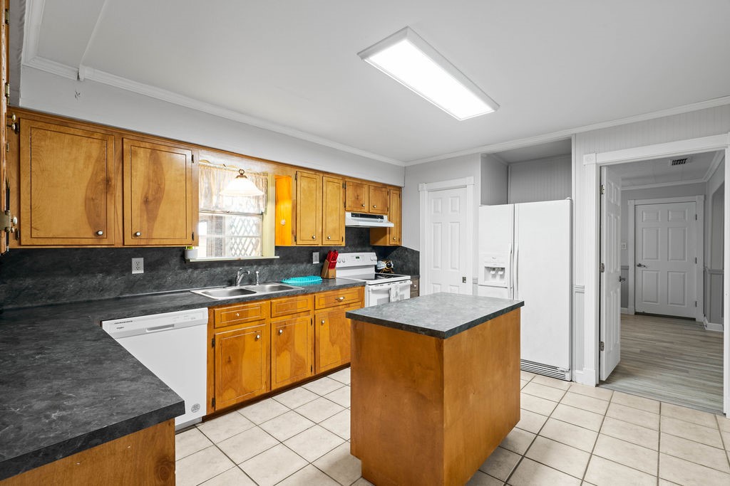119 Century Dr Property Photo 9