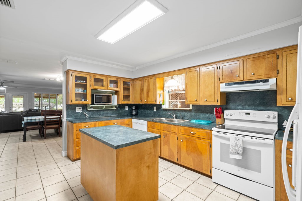 119 Century Dr Property Photo 10
